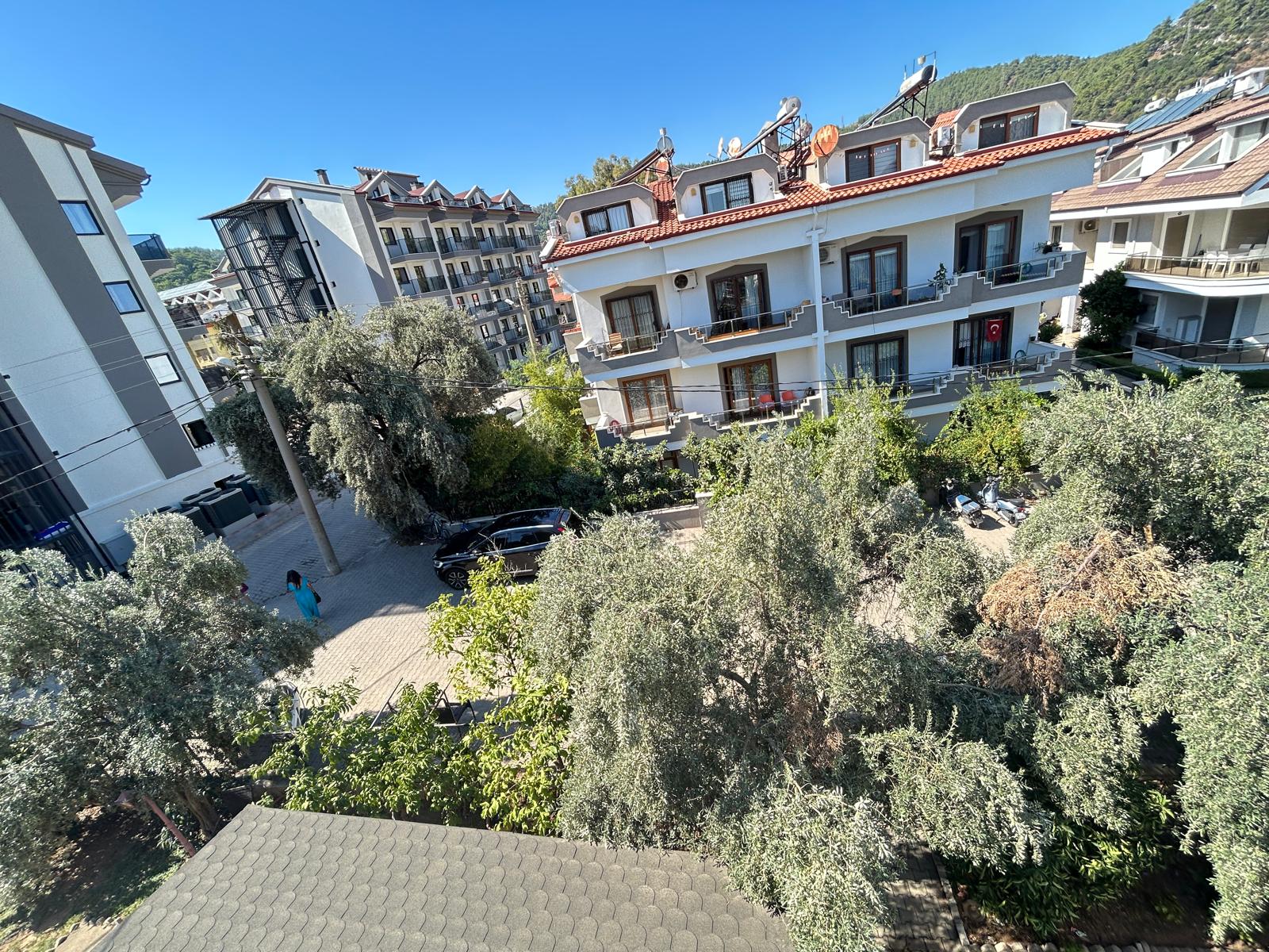 MARMARİS ARMUTALANDA KÖŞE KONUM BAHÇELİ SATILIK 3+1 TRİBLEKS VİLLA